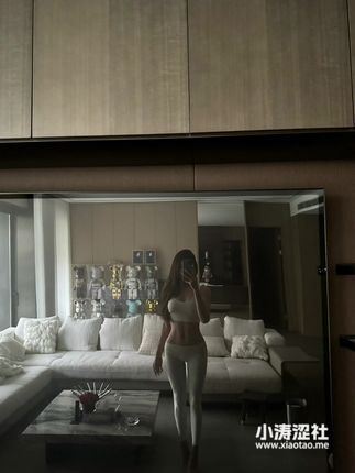 99年的金希儿微密圈视图，魅力四射的完美身姿