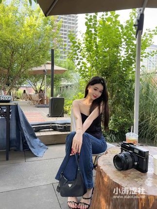 Sia 不吃鱼的怪姿势与可爱照片，你更喜欢哪一个？
