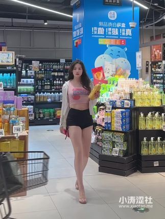 迷人可可西yyy小肚几诱人写真曝光，网友热议的微密圈之作