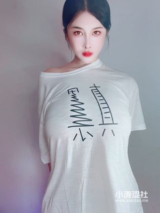 CC白妖妖定制舌头舞，大胆表演如何吸引千万粉丝？