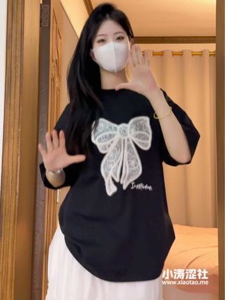 蓝云小园双视角舞蹈视频，多角度欣赏她的表演