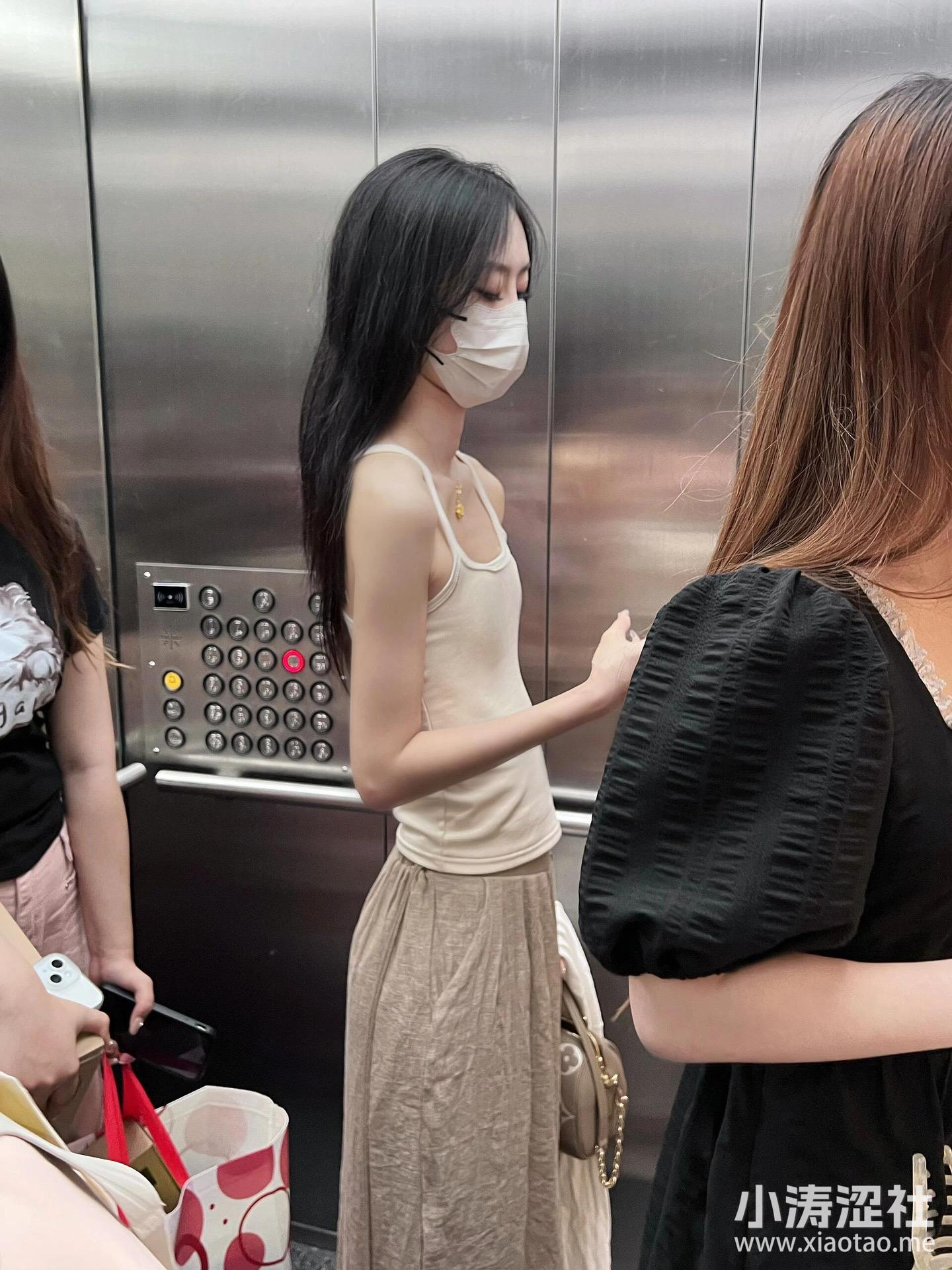 脸红Dearie，健身网红的完美身材，你真的能抗拒吗？