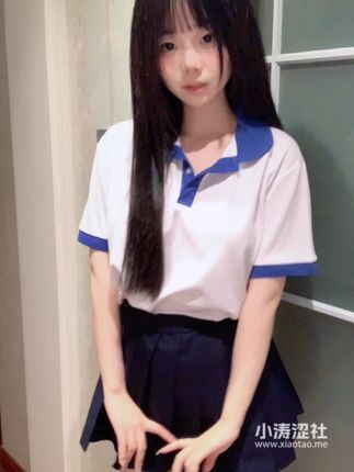 网易CC灰灰娜大尺度定制舞蹈，高颜值高挑美女的热辣演出